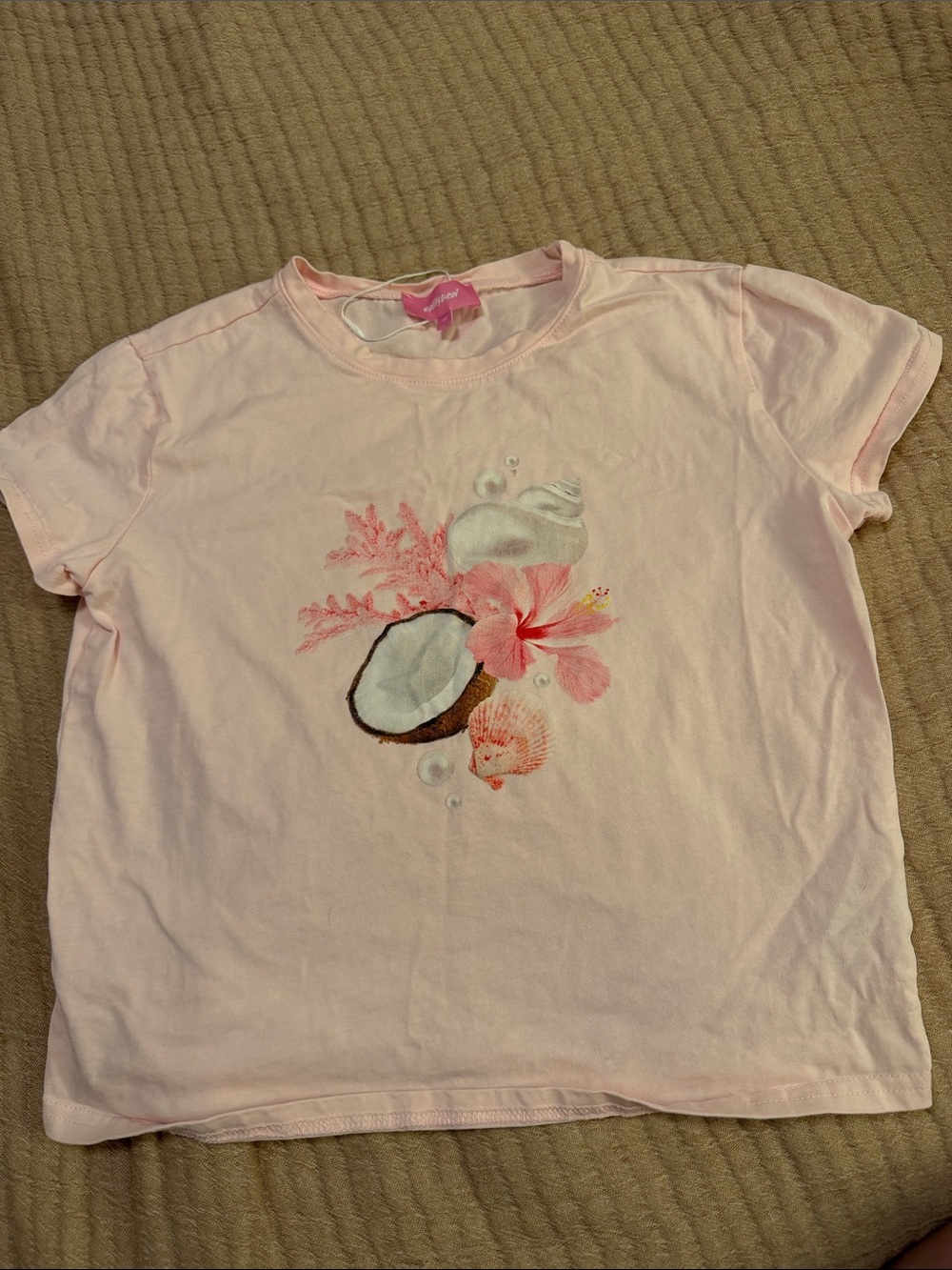 NWOT Edikted Pink Coconut Floral Shell Graphic Tee